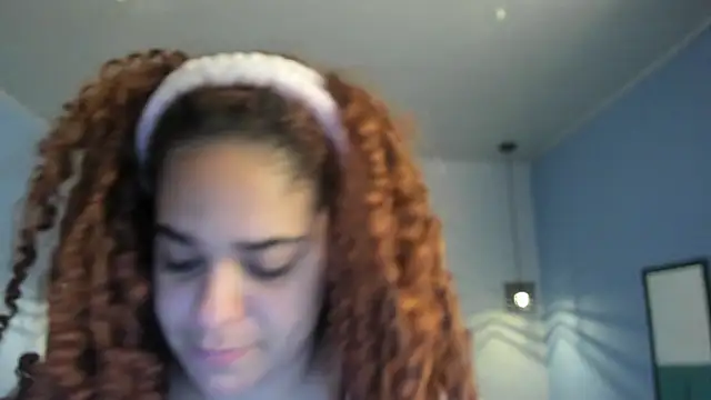 Snapshot of ninna_curly chatting on May 1, 2026, 3:33 am ninna curly online show from May 1, 2026, 3:33 am