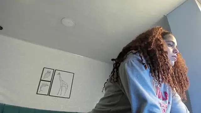 Snapshot of ninna_curly chatting on May 8, 2026, 2:06 am ninna curly online show from May 8, 2026, 2:06 am