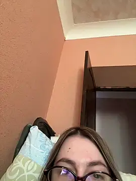 DearAlise online show from March 15, 2026, 10:21 am