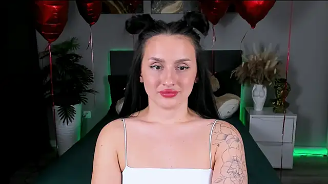 EmiliaBeynard online show from March 4, 2025, 2:21 pm