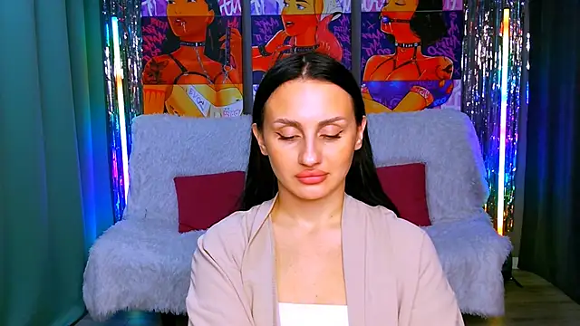 EmiliaBeynard online show from March 18, 2025, 5:10 pm