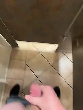 Seanoofss12 online show from April 8, 2026, 5:13 pm