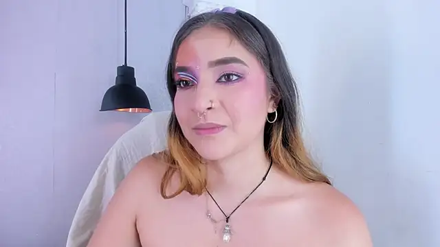 Shanntal  online show from September 11, 2025, 7:25 pm