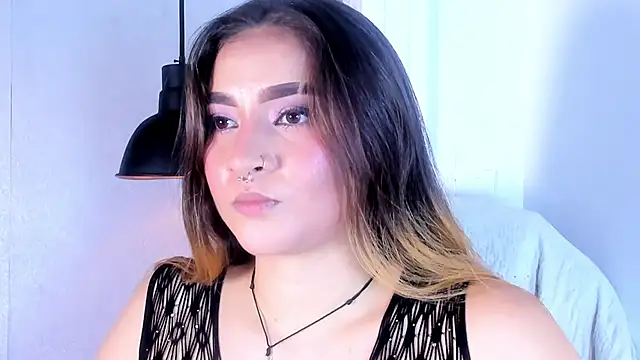 Shanntal  online show from November 8, 2025, 7:56 pm