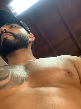 LeandroRusso online show from February 26, 2025, 11:48 pm