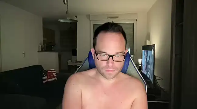 Funnyjul31 online show from January 28, 2025, 5:46 pm