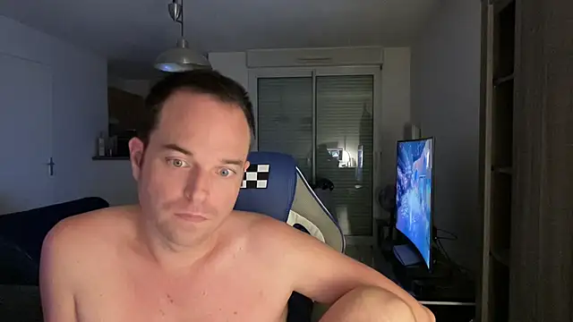 Funnyjul31 online show from February 7, 2025, 8:31 pm