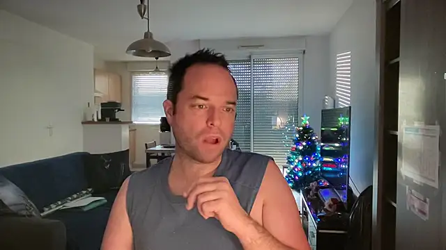 Funnyjul31 online show from December 21, 2025, 3:30 pm