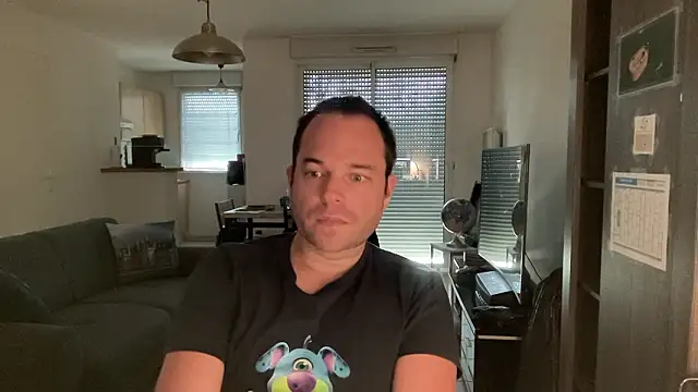 Funnyjul31 online show from February 1, 2026, 1:42 pm