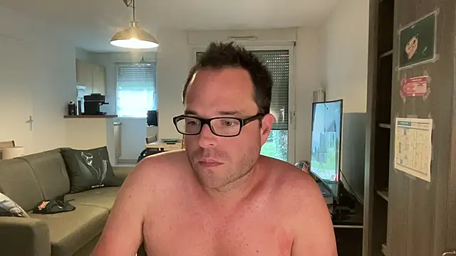 Snapshot of Funnyjul31 chatting on April 25, 2026, 5:43 pm Funnyjul31 online show from April 25, 2026, 5:43 pm