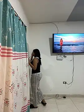 my cam online show from May 21, 2026, 7:43 pm