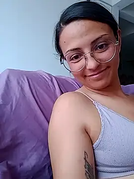 Snapshot of bri_ali chatting on February 6, 2025, 10:21 pm bri ali online show from February 6, 2025, 10:21 pm