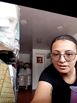 Snapshot of bri_ali chatting on December 18, 2025, 4:13 pm bri ali online show from December 18, 2025, 4:13 pm