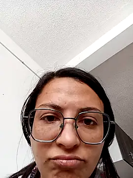 Snapshot of bri_ali chatting on December 22, 2025, 3:31 pm bri ali online show from December 22, 2025, 3:31 pm