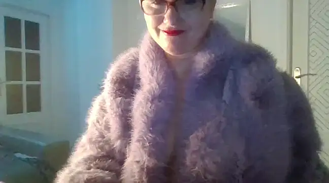 Snapshot of Luzia-Sal chatting on January 30, 2025, 1:22 am Luzia-Sal online show from January 30, 2025, 1:22 am