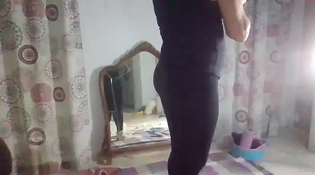 Snapshot of Luzia-Sal chatting on February 1, 2025, 8:29 am Luzia-Sal online show from February 1, 2025, 8:29 am