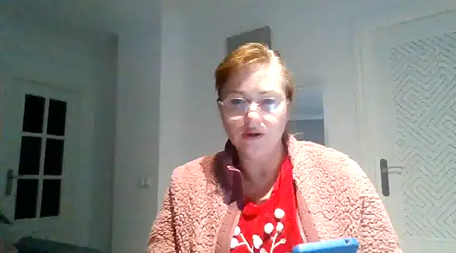 Snapshot of Luzia-Sal chatting on February 3, 2025, 7:07 am Luzia-Sal online show from February 3, 2025, 7:07 am