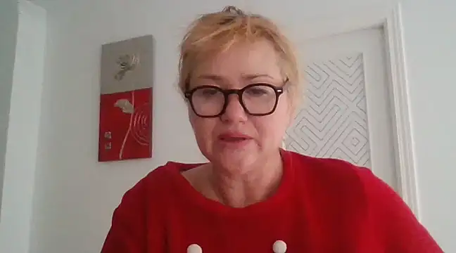 Snapshot of Luzia-Sal chatting on March 17, 2025, 9:22 am Luzia-Sal online show from March 17, 2025, 9:22 am