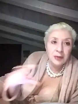 Snapshot of divinaerotica chatting on March 1, 2025, 6:21 pm divinaerotica online show from March 1, 2025, 6:21 pm