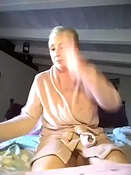 Snapshot of divinaerotica chatting on February 15, 2026, 4:14 pm divinaerotica online show from February 15, 2026, 4:14 pm