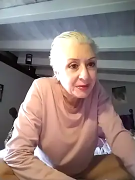 Snapshot of divinaerotica chatting on February 16, 2026, 1:51 pm divinaerotica online show from February 16, 2026, 1:51 pm