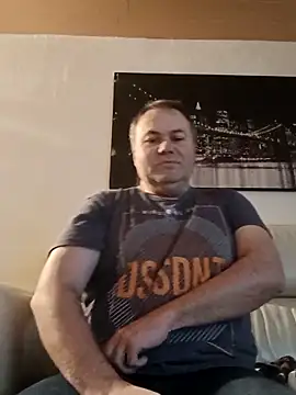 Snapshot of Pourleplasirs chatting on February 14, 2025, 10:25 pm Pourleplasirs online show from February 14, 2025, 10:25 pm