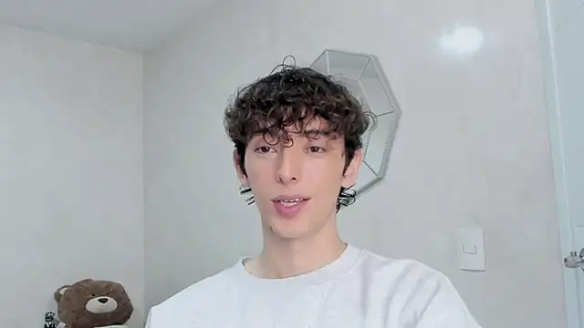 miketwink online show from February 11, 2026, 12:48 am