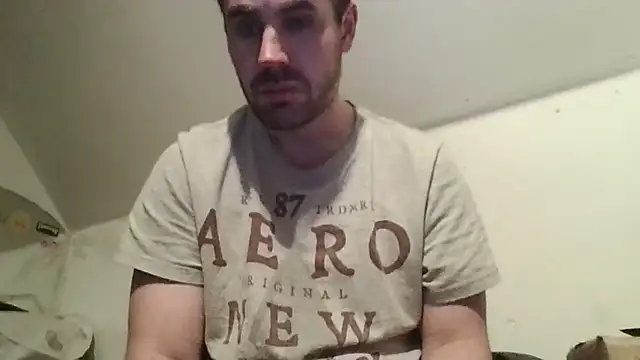 Snapshot of Millyrock32 chatting on January 27, 2025, 6:09 am Millyrock32 online show from January 27, 2025, 6:09 am