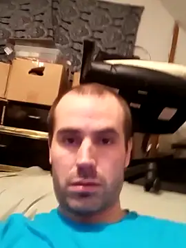 Snapshot of Millyrock32 chatting on November 14, 2025, 1:10 pm Millyrock32 online show from November 14, 2025, 1:10 pm