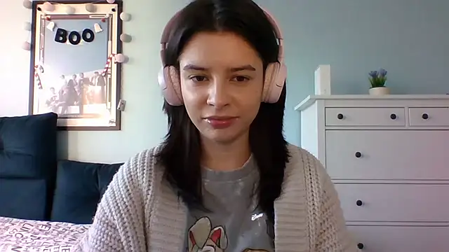 LariceSexy online show from November 5, 2025, 1:11 pm