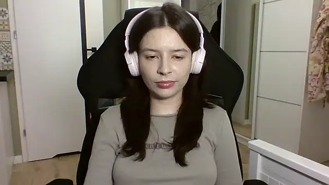 LariceSexy online show from April 12, 2026, 6:13 pm