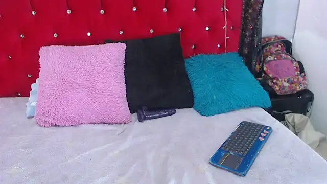 Ariasmithog online show from December 20, 2025, 4:14 pm