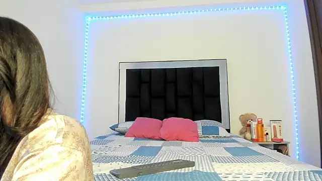 victoriacolin online show from March 22, 2025, 10:26 pm