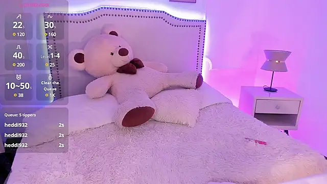 meli ortiz  online show from February 5, 2025, 6:48 pm