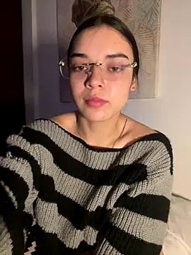 Snapshot of eileensophi chatting on October 15, 2025, 4:01 am eileensophi online show from October 15, 2025, 4:01 am