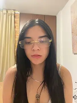 Snapshot of eileensophi chatting on October 24, 2025, 2:52 am eileensophi online show from October 24, 2025, 2:52 am