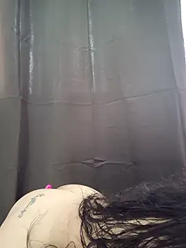 Angela Sophie online show from October 31, 2025, 7:37 pm