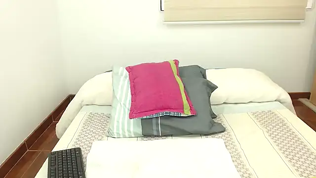 picaes8 online show from November 19, 2025, 12:05 pm