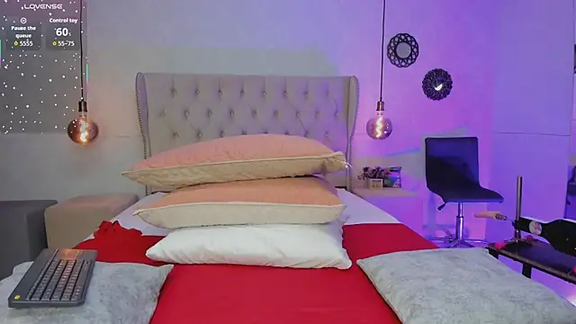 amanda29 online show from December 17, 2025, 7:09 pm