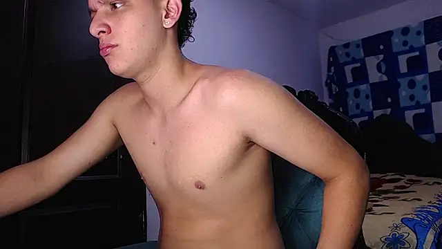 Snapshot of Thomas_May4rs chatting on November 1, 2025, 12:01 am Thomas May4rs online show from November 1, 2025, 12:01 am