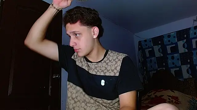 Snapshot of Thomas_May4rs chatting on November 13, 2025, 6:56 am Thomas May4rs online show from November 13, 2025, 6:56 am