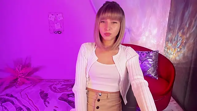 CharmBianca online show from November 30, 2025, 12:09 pm