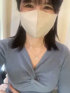 Snapshot of MURA-saki chatting on February 18, 2025, 12:59 am MURA-saki online show from February 18, 2025, 12:59 am