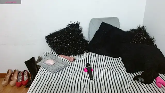 Snapshot of Lunasquirt1985 chatting on October 15, 2025, 11:43 am Lunasquirt1985 online show from October 15, 2025, 11:43 am