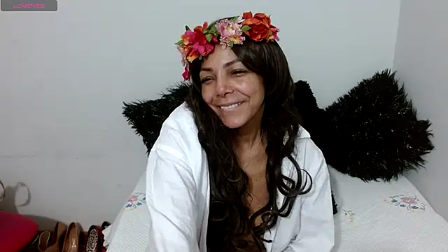 Snapshot of Lunasquirt1985 chatting on November 17, 2025, 12:22 pm Lunasquirt1985 online show from November 17, 2025, 12:22 pm