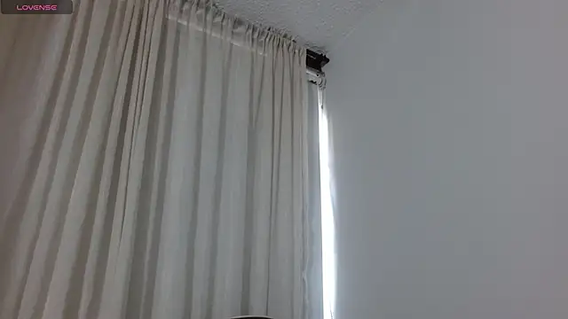 Lunasquirt1985 online show from April 12, 2026, 11:59 am