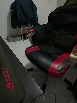 Snapshot of alexgun8 chatting on February 10, 2025, 12:50 pm alexgun8 online show from February 10, 2025, 12:50 pm