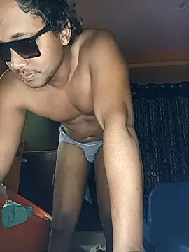 bigcock thick online show from February 18, 2026, 12:39 am