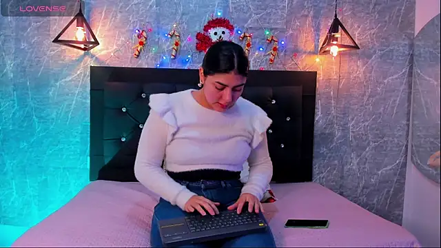 emberhodson online show from December 18, 2025, 11:16 am