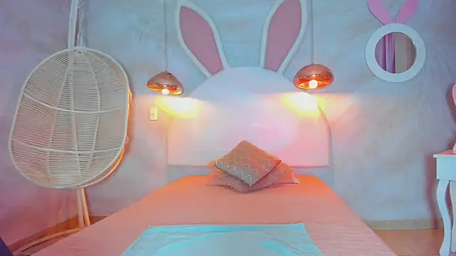 Snapshot of NAUGHTY_ALANA_ chatting on February 7, 2025, 3:41 pm NAUGHTY ALANA online show from February 7, 2025, 3:41 pm